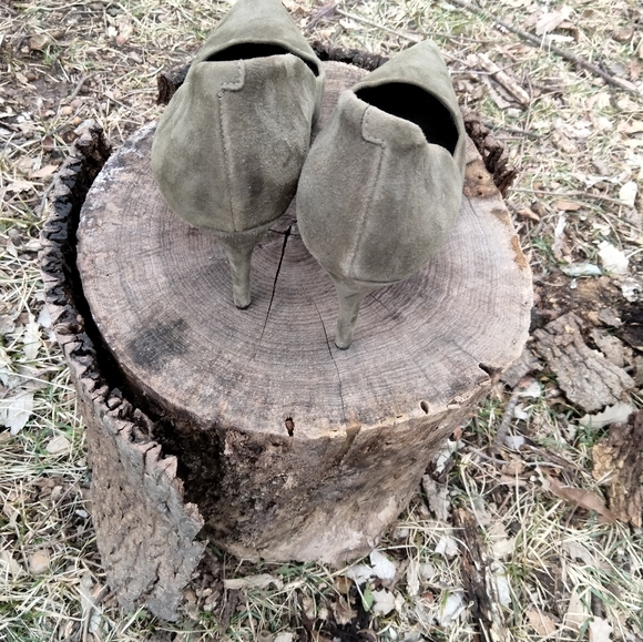 ⬇️ Price Drop!⬇️ Nine West Pumps in size 8M - Picture 5 of 6